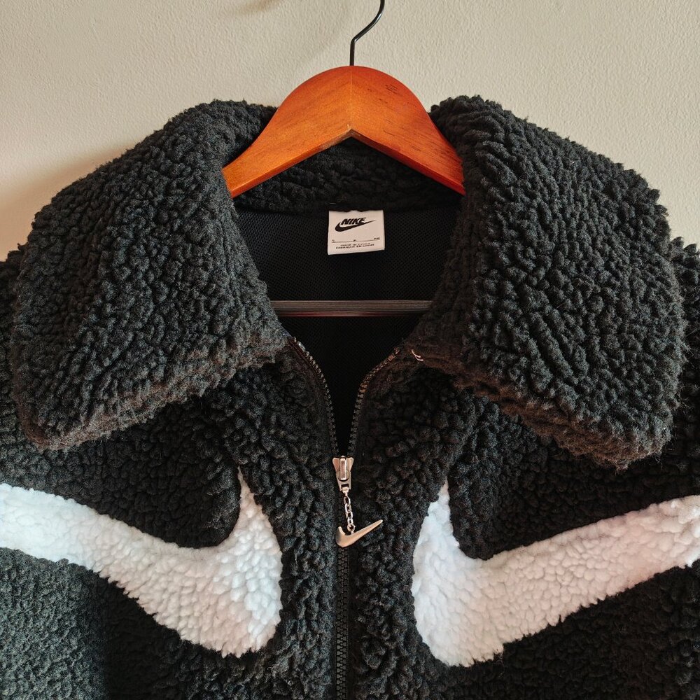 NIKE Sherpa Swoosh Jacket - Picture 7 of 9